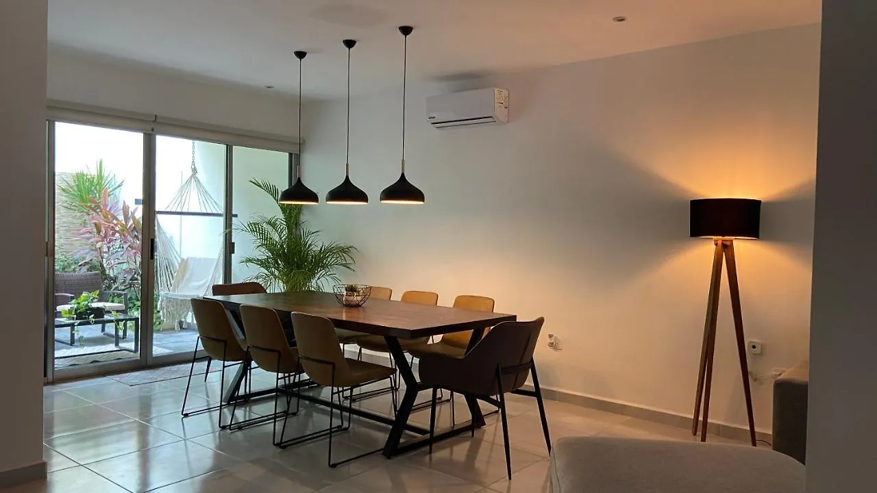 Kings Home - Big Modern House With Pool 坎昆 度假居